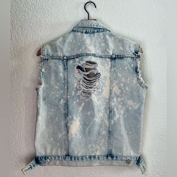 Loyd/Ford Distressed Acid Wash Sleeveless Denim Jacket - Size L - NWOT - Picture 2 of 6
